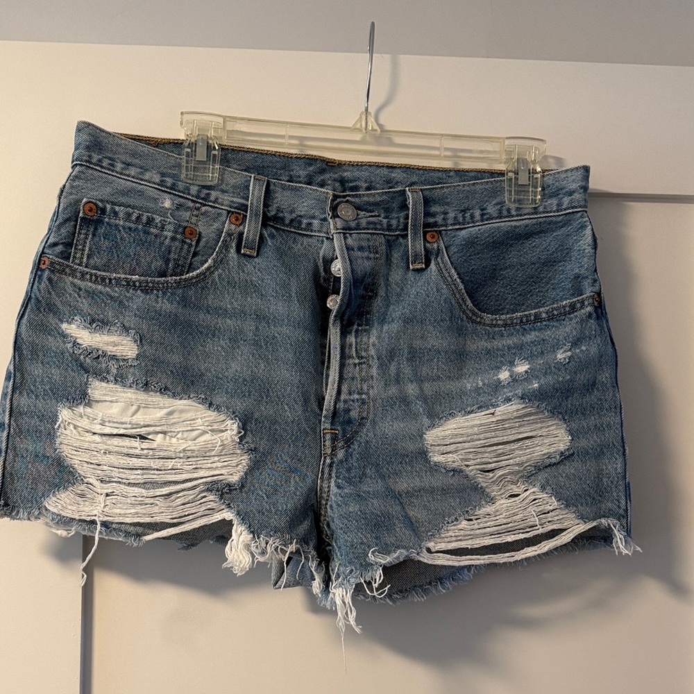 Levi’s 501 Distressed Cutoff Denim Shorts Light Wash High Rise Size 31